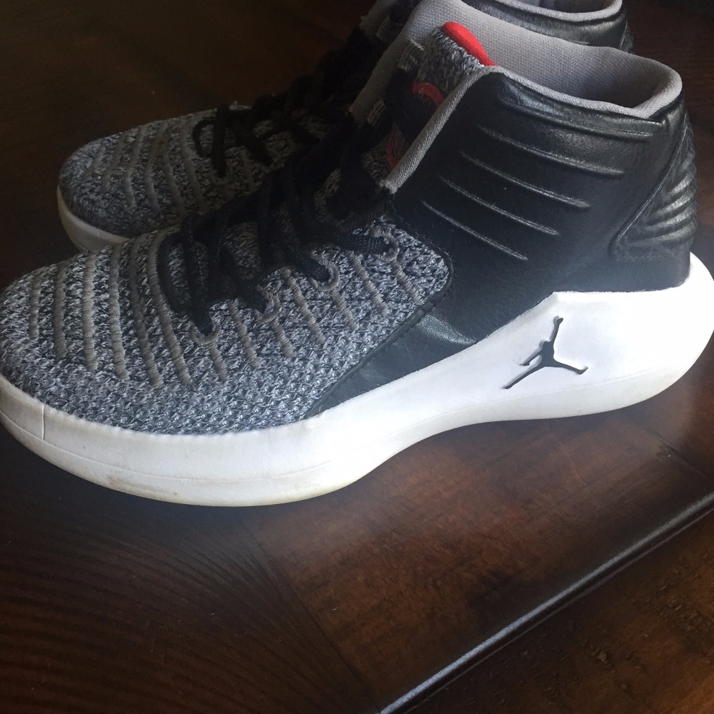 Boys Air Jordan MVPs Great Used Condition sz 13.5